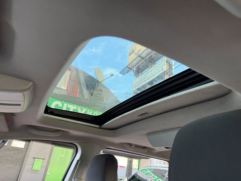 Used 2017 Dodge Journey SXT image 11