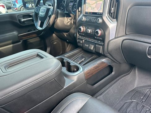 Used 2020 GMC Sierra 2500 SLT w/ SLT Premium Plus Package image 17