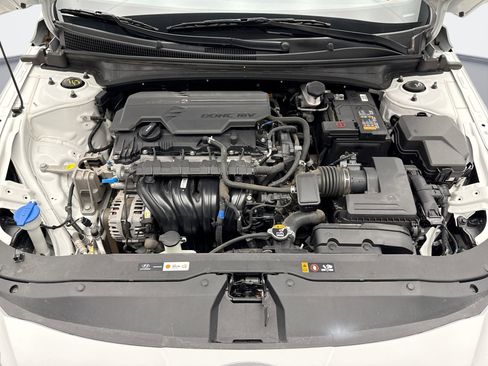 Used 2025 Hyundai Elantra Limited image 28