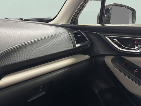 Used 2023 Subaru Forester Limited image 31