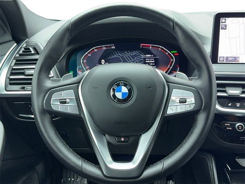 Used 2025 BMW X4 xDrive30i image 18