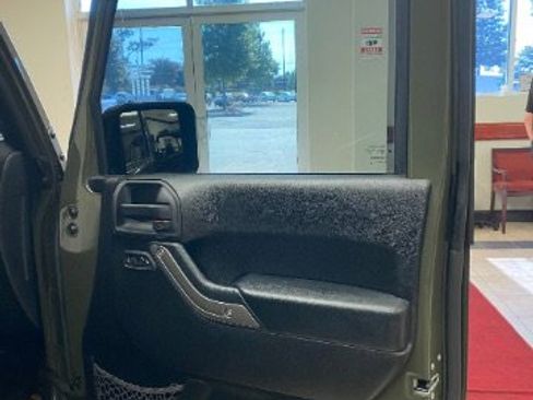 Used 2016 Jeep Wrangler Sport AWD/4WD image 7