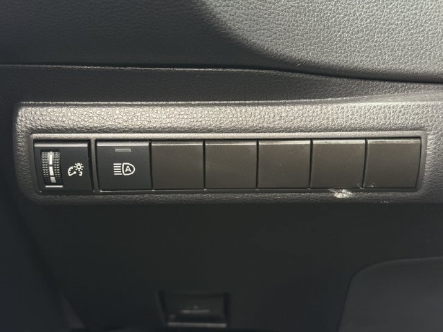 Used 2025 Toyota Corolla LE FWD image 20