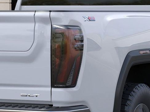 New 2026 GMC Sierra 2500 SLT AWD/4WD image 11