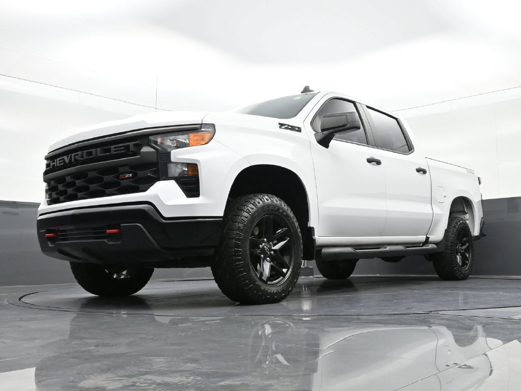 Used 2023 Chevrolet Silverado 1500 Custom Trail Boss w/ LPO, Dark Essentials Package AWD/4WD image 23