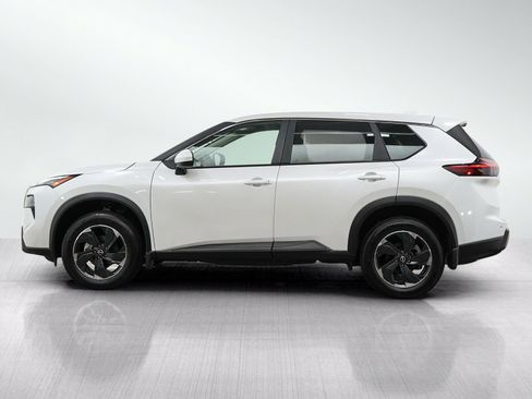 Certified 2026 Nissan Rogue SV AWD/4WD image 2