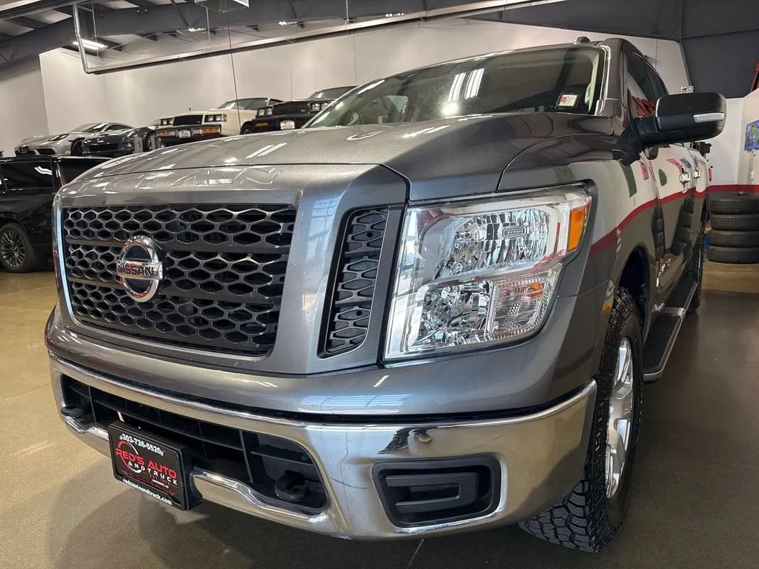Used 2019 Nissan Titan SV AWD/4WD image 65