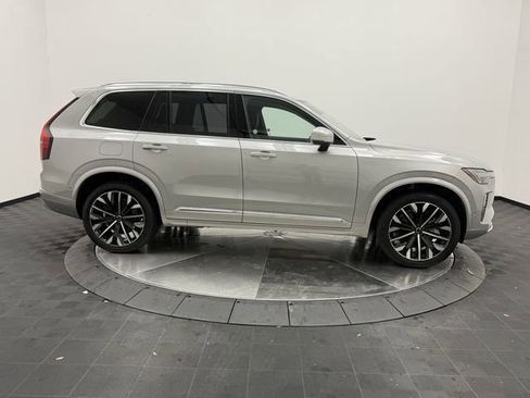 Certified 2025 Volvo XC90 B6 Plus image 9