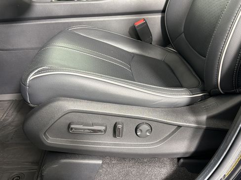 Used 2025 Honda Pilot Elite image 12