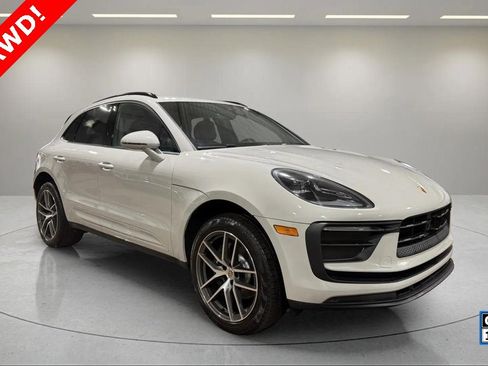 Used 2024 Porsche Macan image 1