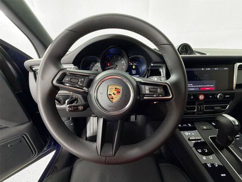 Certified 2026 Porsche Macan AWD/4WD image 20