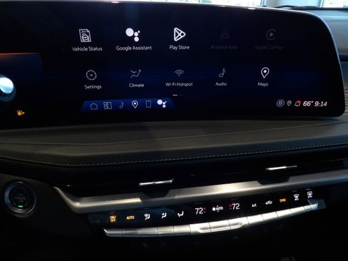 Used 2024 Cadillac XT4 Premium Luxury image 8