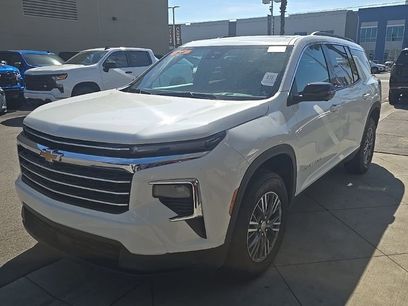 Used 2024 Chevrolet Traverse LT