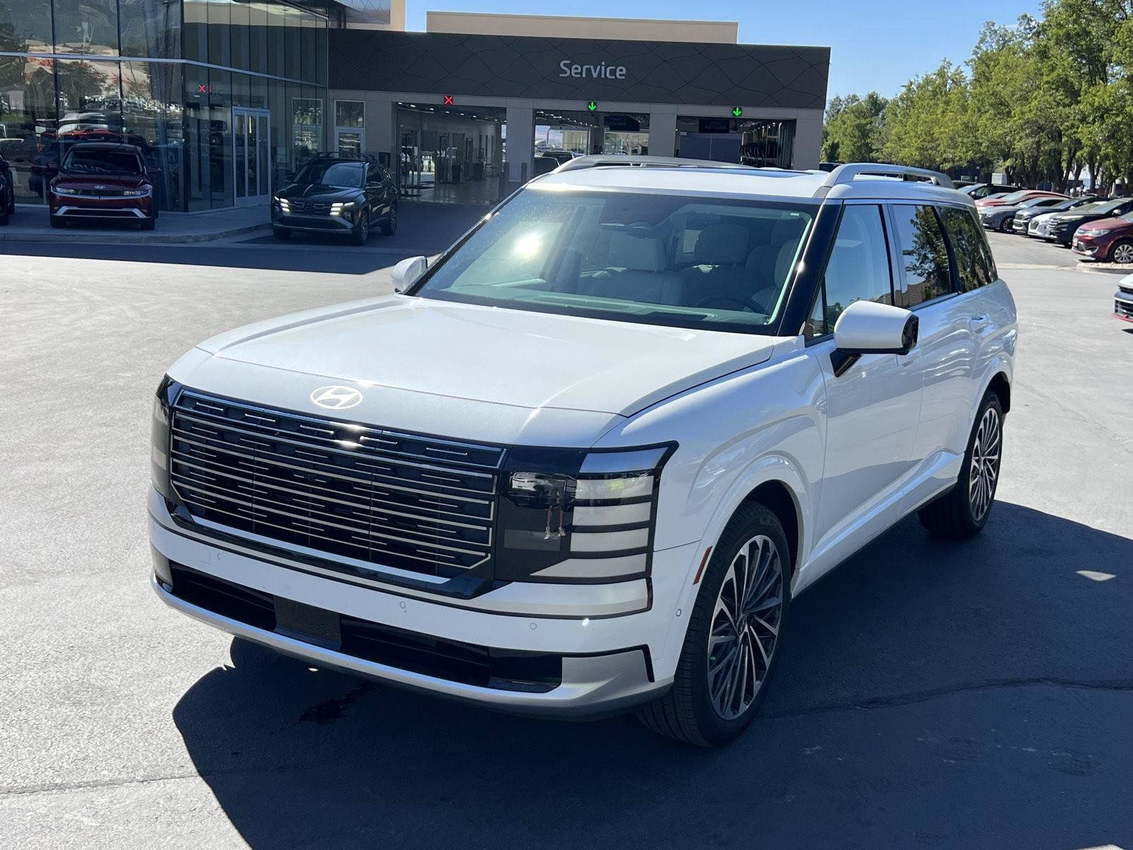Certified 2026 Hyundai Palisade Calligraphy AWD/4WD image 3