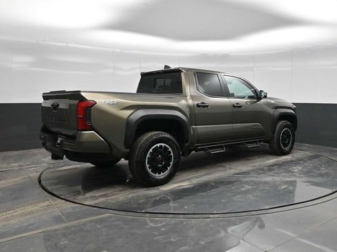 Used 2024 Toyota Tacoma TRD Off-Road image 8