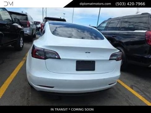 Used 2020 Tesla Model 3 Standard Range RWD image 5