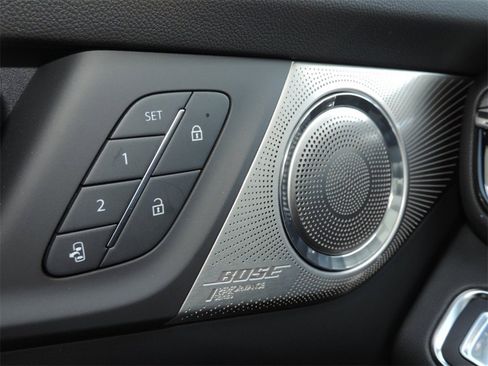 New 2026 Buick Enclave Avenir image 24