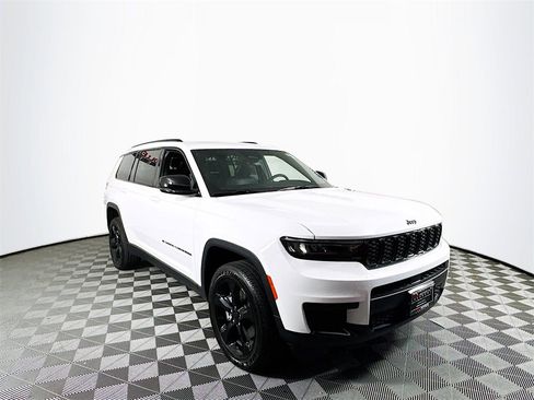 Used 2025 Jeep Grand Cherokee L Altitude image 1