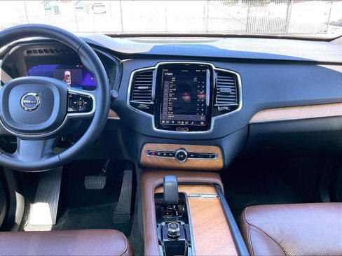 Used 2024 Volvo XC90 T8 Plus AWD/4WD image 9