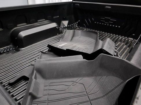 Used 2022 Chevrolet Silverado 1500 LT image 15