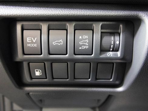 Used 2025 Subaru Forester Touring image 19