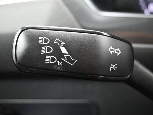 Used 2019 Volkswagen Tiguan SEL FWD image 21