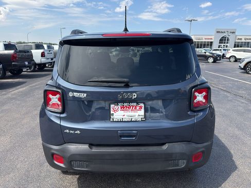 Used 2023 Jeep Renegade Latitude w/ Sun & Fun Group AWD/4WD image 6