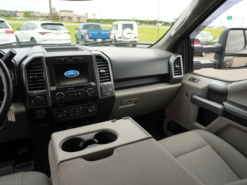 Used 2018 Ford F150 XLT w/ Equipment Group 302A Luxury AWD/4WD image 21