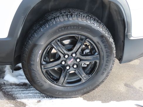 Used 2023 GMC Acadia AT4 w/ Technology Package image 41