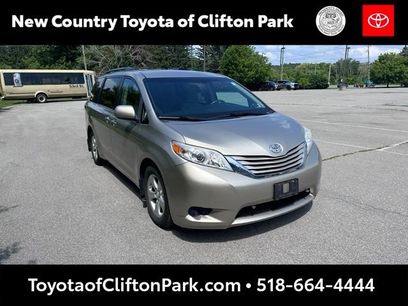 Used 2017 Toyota Sienna LE