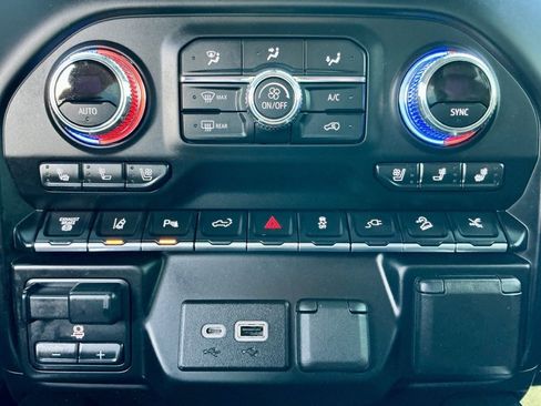 Used 2022 GMC Sierra 2500 AT4 w/ AT4 Premium Plus Package image 37