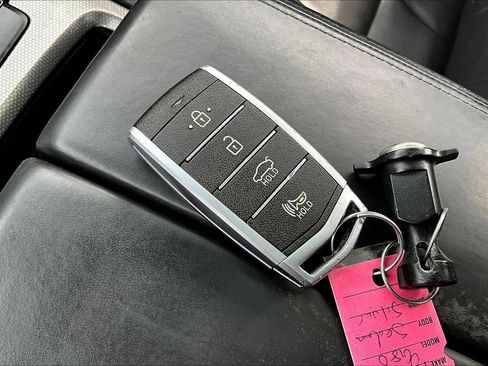 Used 2017 Genesis G80 3.8 w/ Option Group 03 image 13