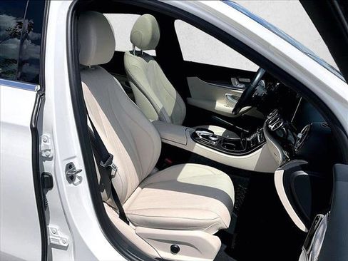 Used 2020 Mercedes-Benz E 350 Sedan image 9