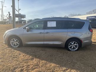 Used 2017 Chrysler Pacifica Touring-L Plus w/ Tire & Wheel Group video 2
