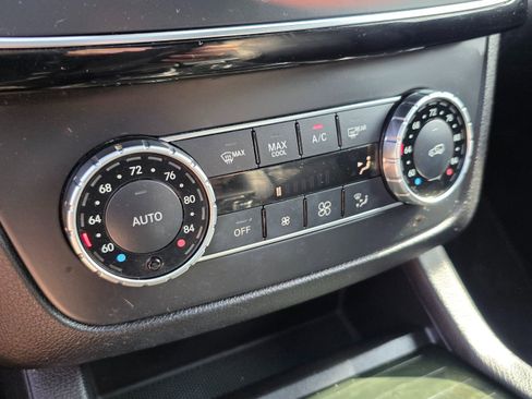 Used 2018 Mercedes-Benz GLE 350 w/ Premium 1 Package image 35