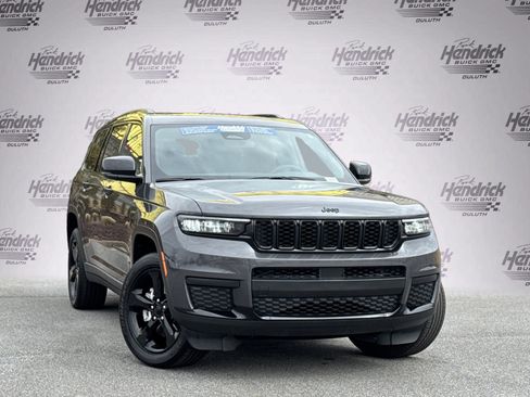 Used 2023 Jeep Grand Cherokee L Laredo image 2
