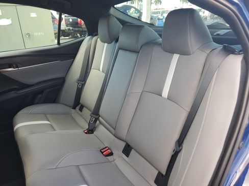 Used 2025 Toyota Camry SE image 19