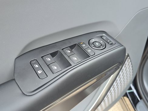 Certified 2024 Kia EV9 Light Long Range RWD image 20