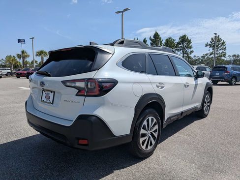 Certified 2025 Subaru Outback Premium AWD/4WD image 4