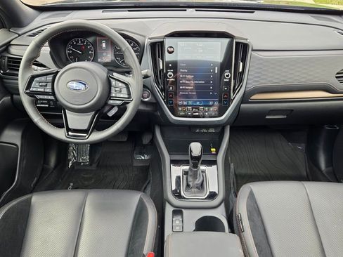 Used 2025 Subaru Forester Touring image 2