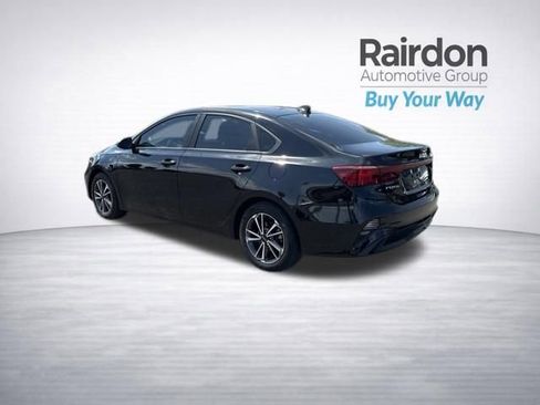 Used 2022 Kia Forte LXS w/ LXS Technology Package FWD image 5