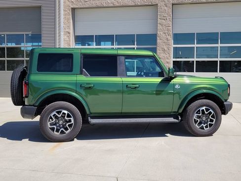 Certified 2025 Ford Bronco Outer Banks AWD/4WD image 2