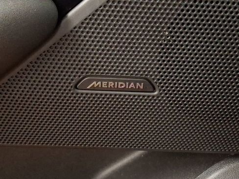 Used 2023 Land Rover Range Rover Velar R-Dynamic S image 23