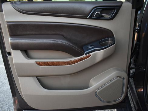 Used 2015 Chevrolet Suburban LTZ image 36