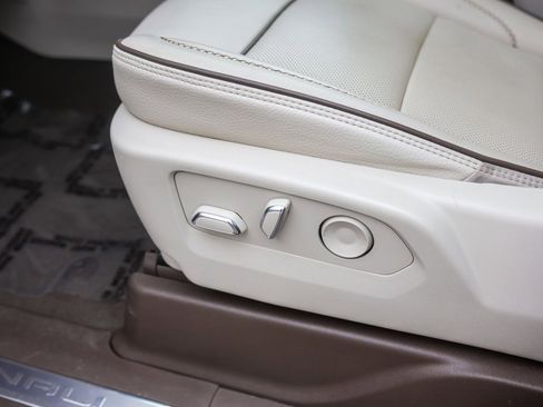 Certified 2022 GMC Yukon Denali w/ Denali Premium Package image 10