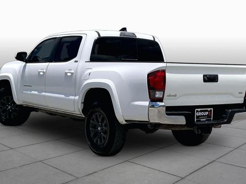 Used 2022 Toyota Tacoma SR5 AWD/4WD image 12