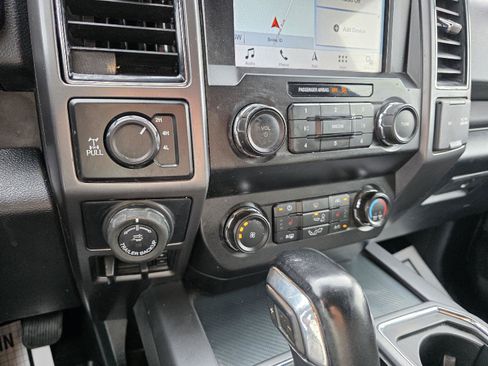 Used 2019 Ford F150 XLT w/ Equipment Group 302A Luxury AWD/4WD image 17