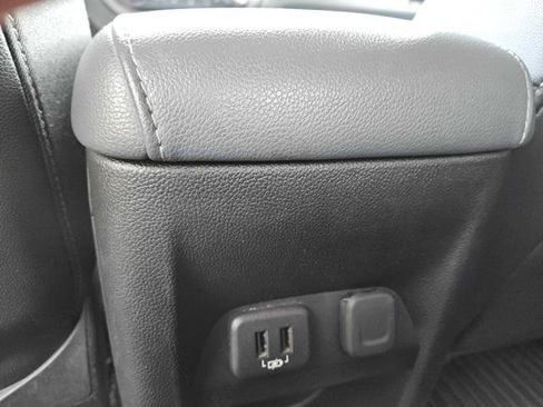 Used 2019 Chevrolet Colorado Z71 AWD/4WD image 23
