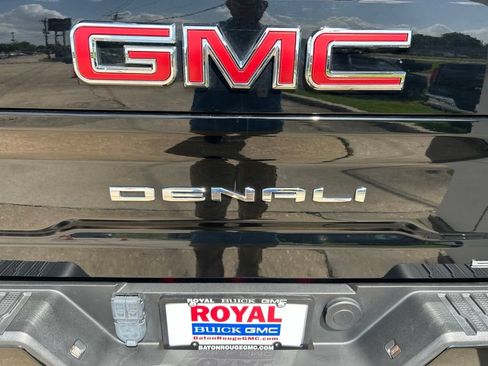 Used 2024 GMC Sierra 3500 Denali w/ Denali Reserve Package AWD/4WD image 36