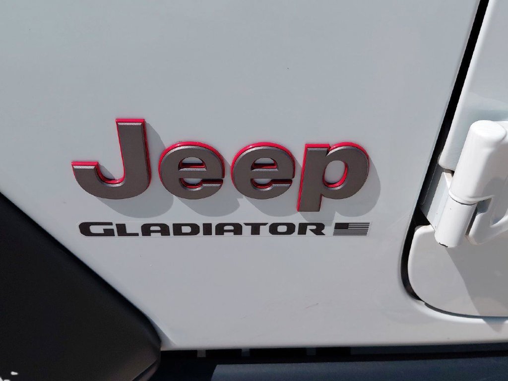 Used 2026 Jeep Gladiator Rubicon w/ Steel Power Dome Hood Package AWD/4WD image 21